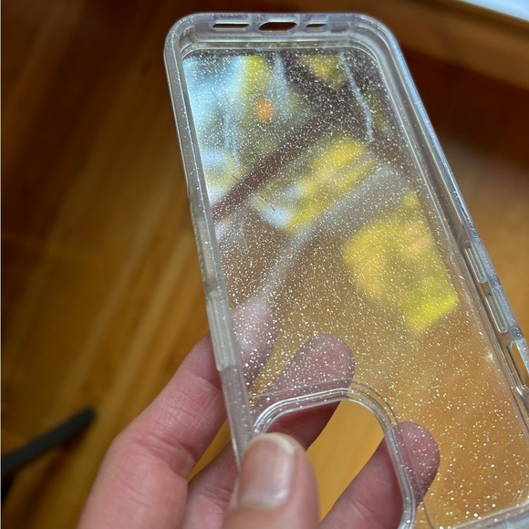 iPhone 13 case and screen protector. - Picture 4 of 6